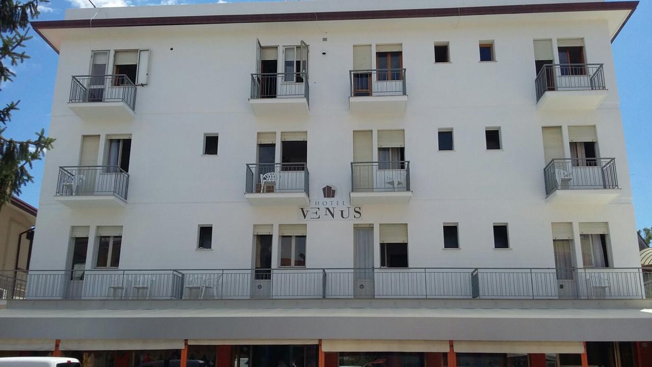 Venus Price Hotel *
