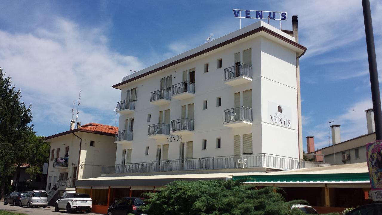 Hotel Venus Price