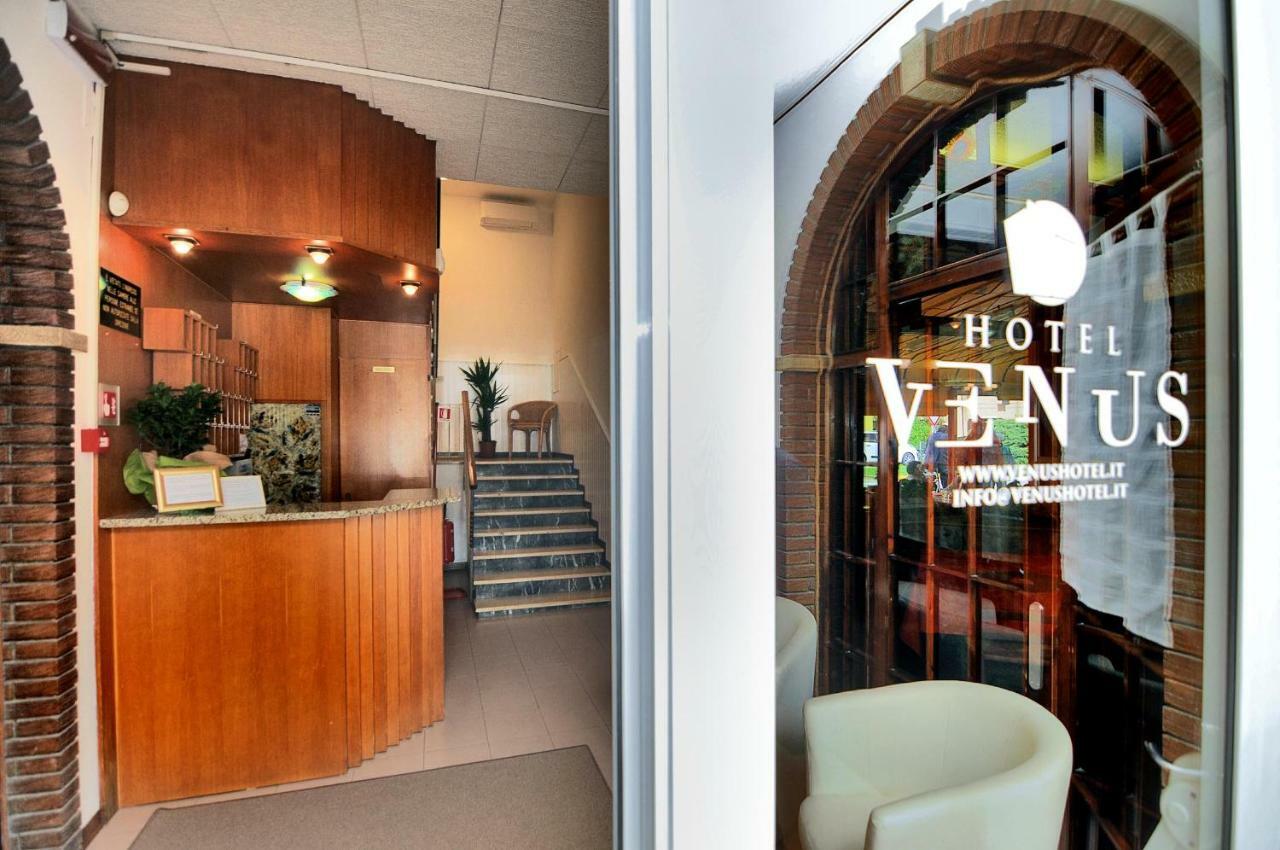 Venus Price Hotel *